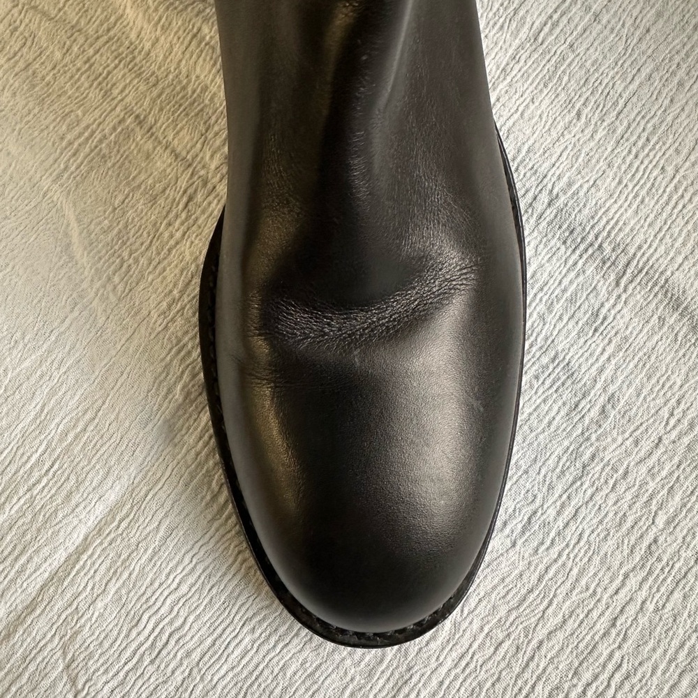 Aquatalia pull up round toe black ankle booties -Never Worn! - Picture 5 of 8